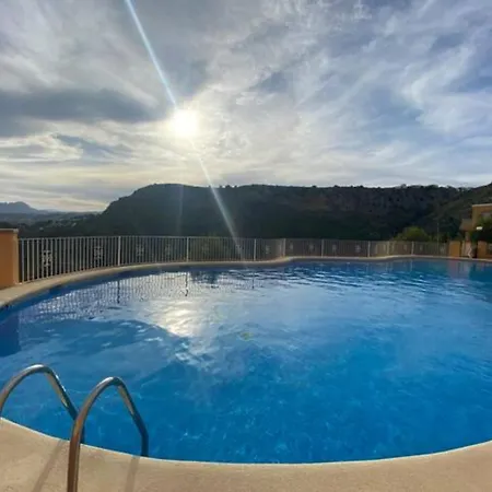 Apartamento Con Terraza En Complejo Residencial * Cumbre del Sol